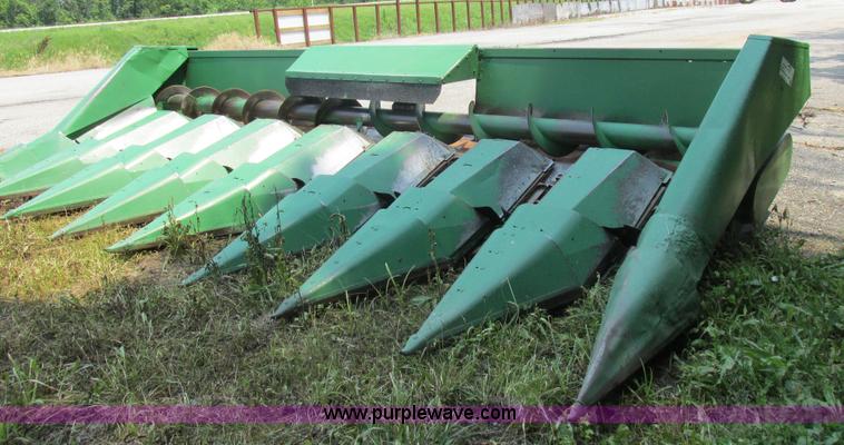 image for item H3271 John Deere corn head