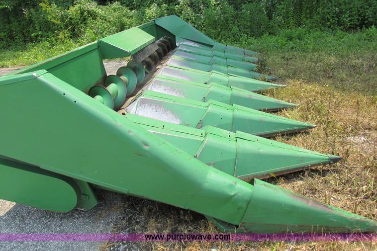 image for item H3271 John Deere corn head