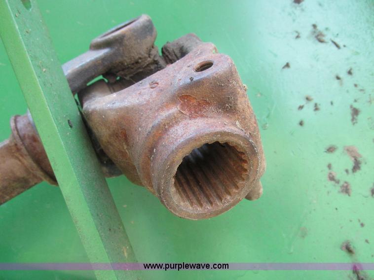 image for item H3271 John Deere corn head
