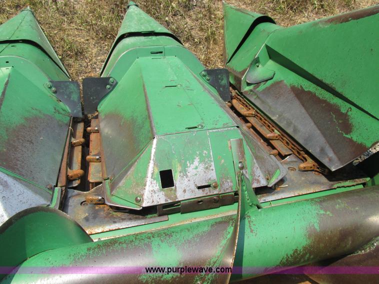 image for item H3271 John Deere corn head