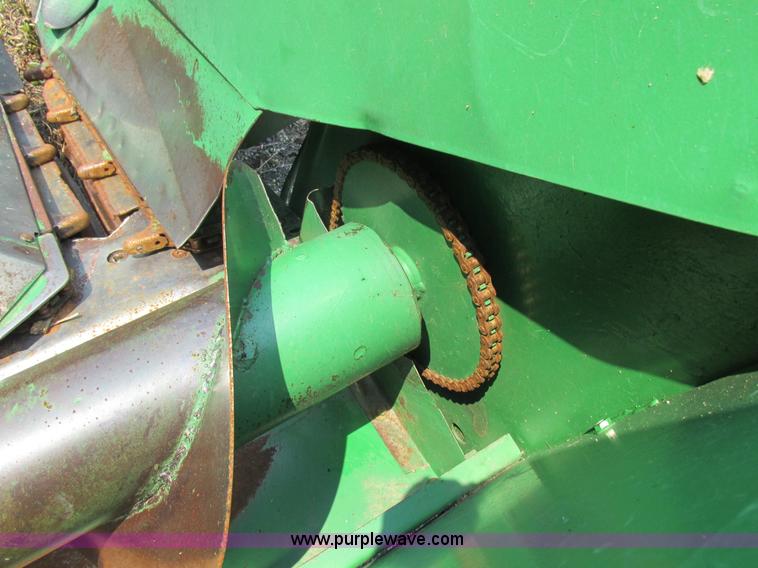 image for item H3271 John Deere corn head