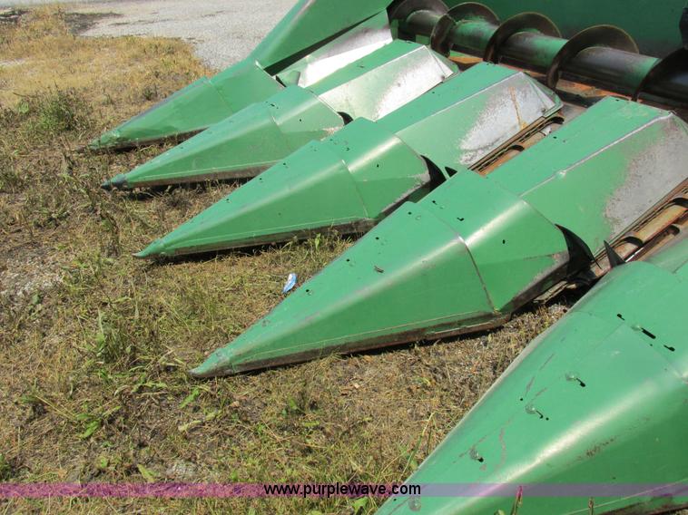 image for item H3271 John Deere corn head