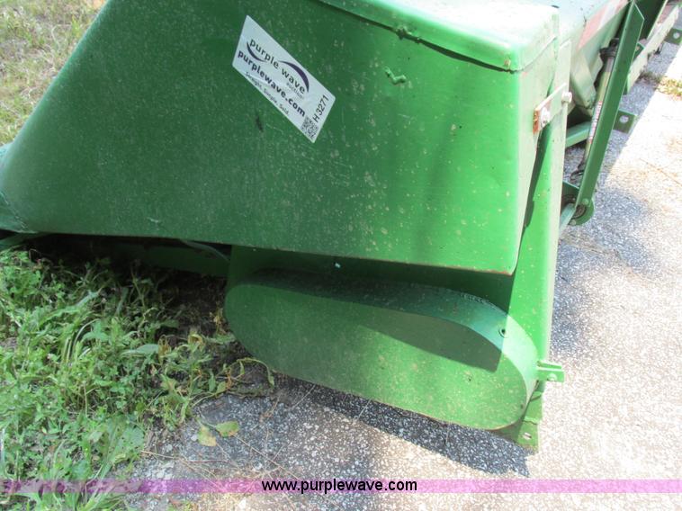 image for item H3271 John Deere corn head