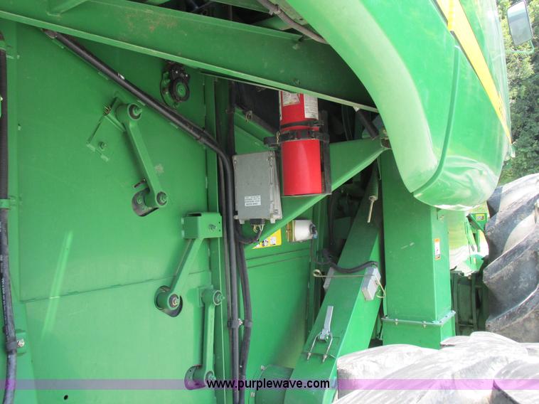 image for item H3272 2003 John Deere 9650 STS RWA combine