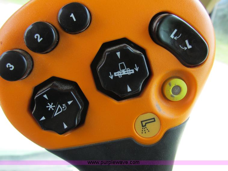 image for item H3272 2003 John Deere 9650 STS RWA combine