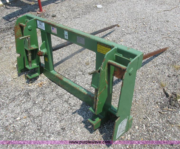 image for item H3276 MDS 2802 bale spear