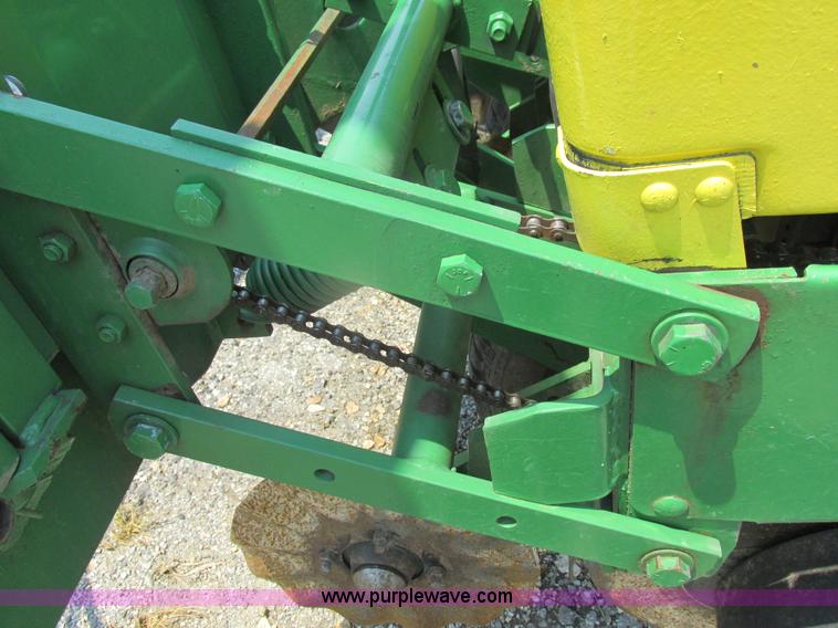 image for item H3281 John Deere 7000 planter