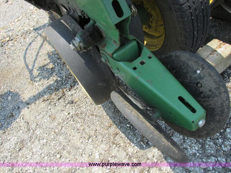 image for item H3281 John Deere 7000 planter