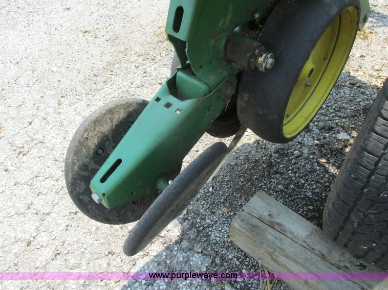 image for item H3281 John Deere 7000 planter