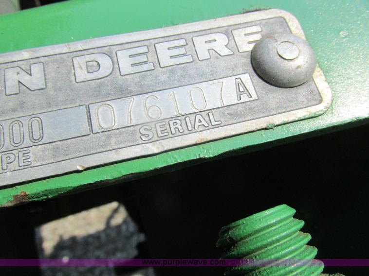 image for item H3281 John Deere 7000 planter