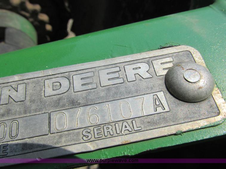 image for item H3281 John Deere 7000 planter