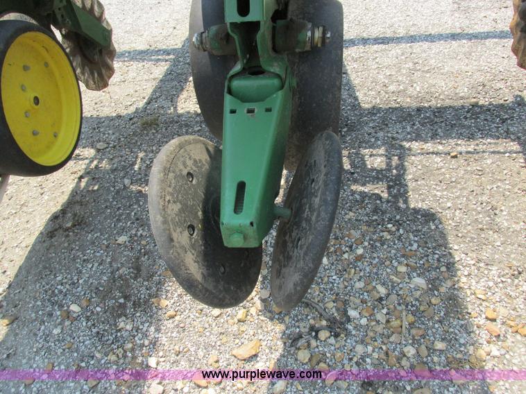 image for item H3281 John Deere 7000 planter