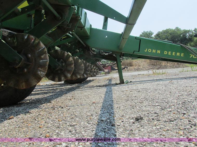 image for item H3281 John Deere 7000 planter