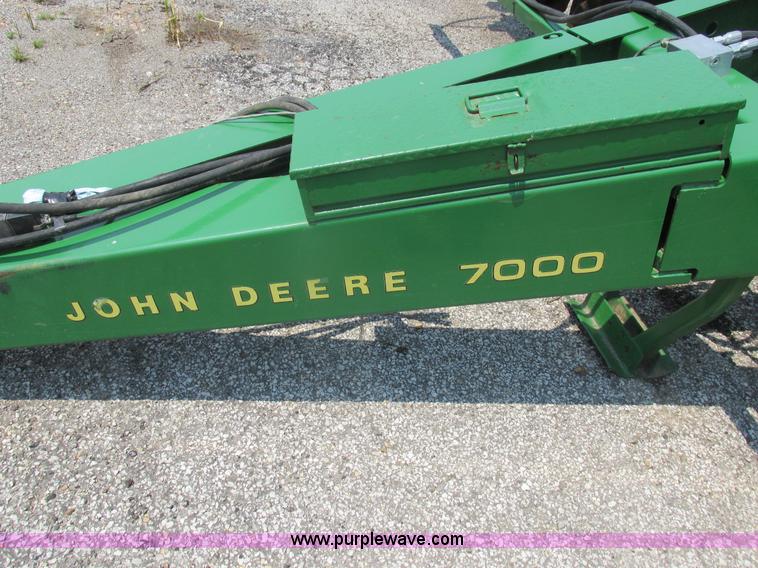 image for item H3281 John Deere 7000 planter