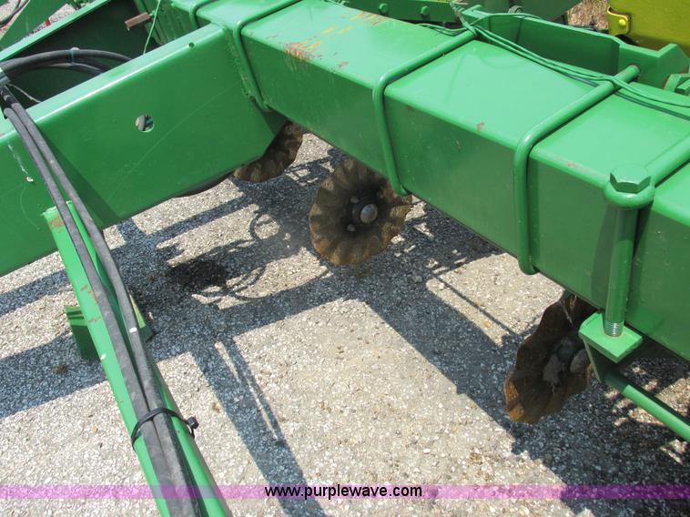 image for item H3281 John Deere 7000 planter
