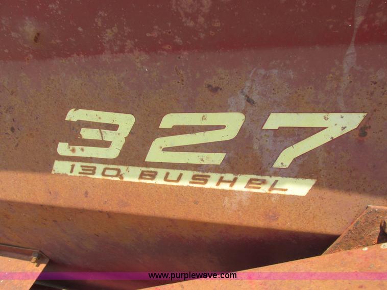 image for item H3283 New Holland 327 manure spreader