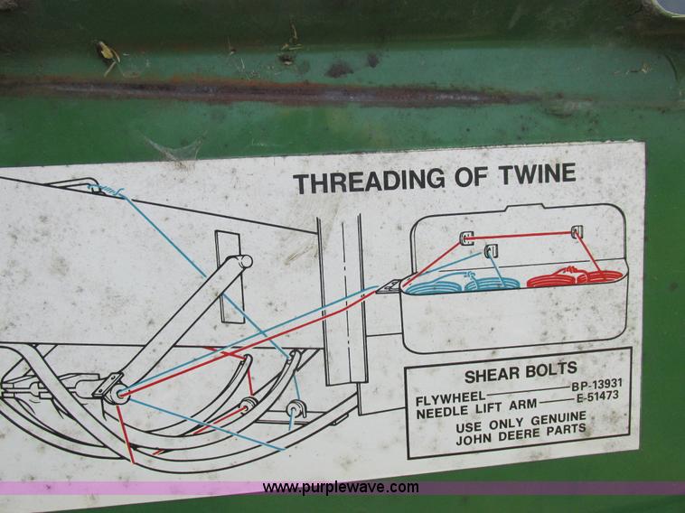 image for item H3284 John Deere 336 small square baler