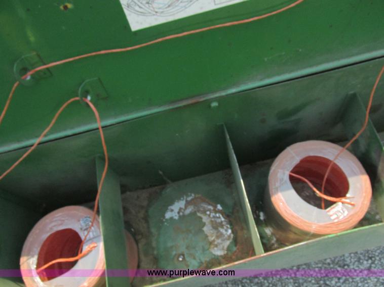 image for item H3284 John Deere 336 small square baler