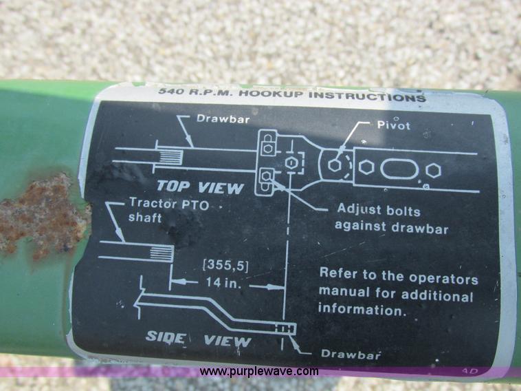 image for item H3284 John Deere 336 small square baler