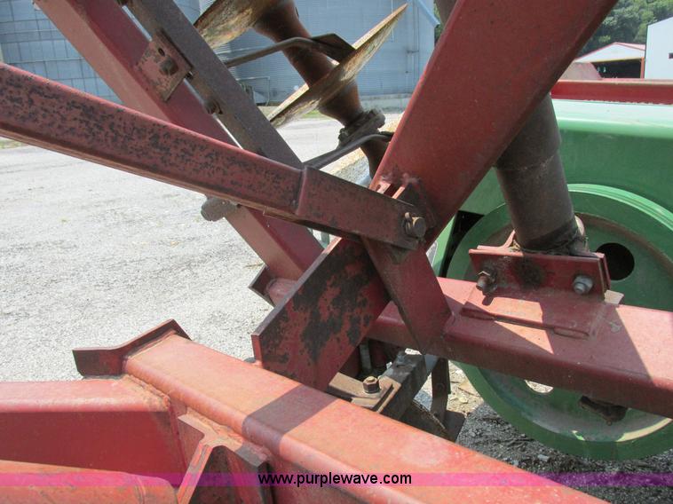 image for item H3285 International 490 disk