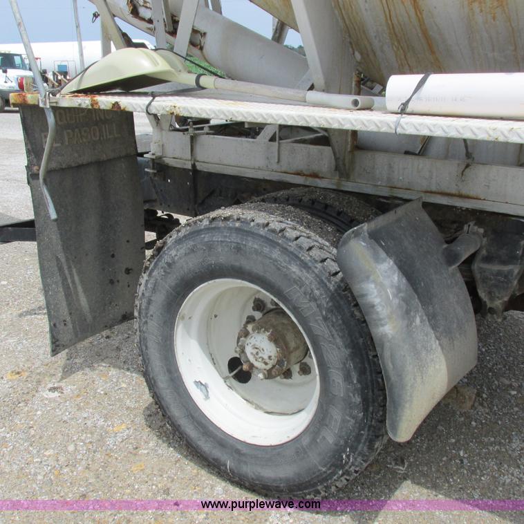 image for item H3299 1988 Ford L8000 grain truck