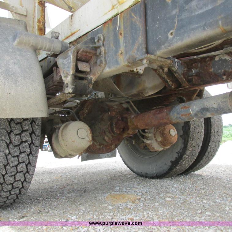 image for item H3299 1988 Ford L8000 grain truck