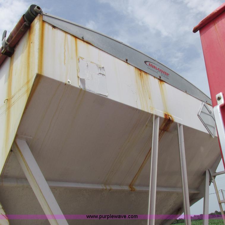 image for item H3299 1988 Ford L8000 grain truck