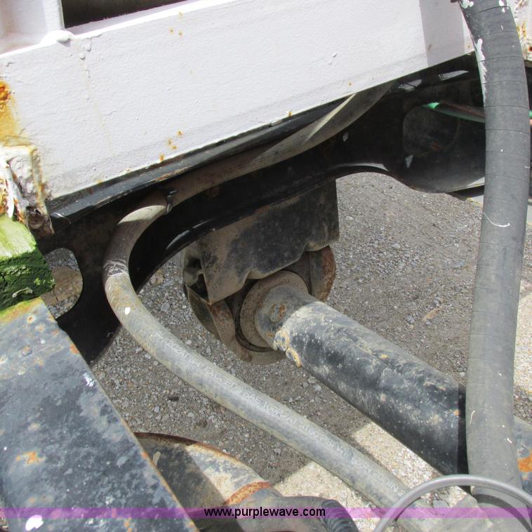 image for item H3299 1988 Ford L8000 grain truck