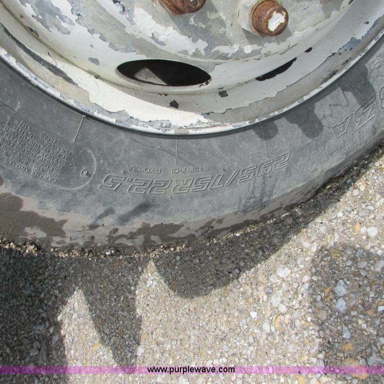 image for item H3299 1988 Ford L8000 grain truck