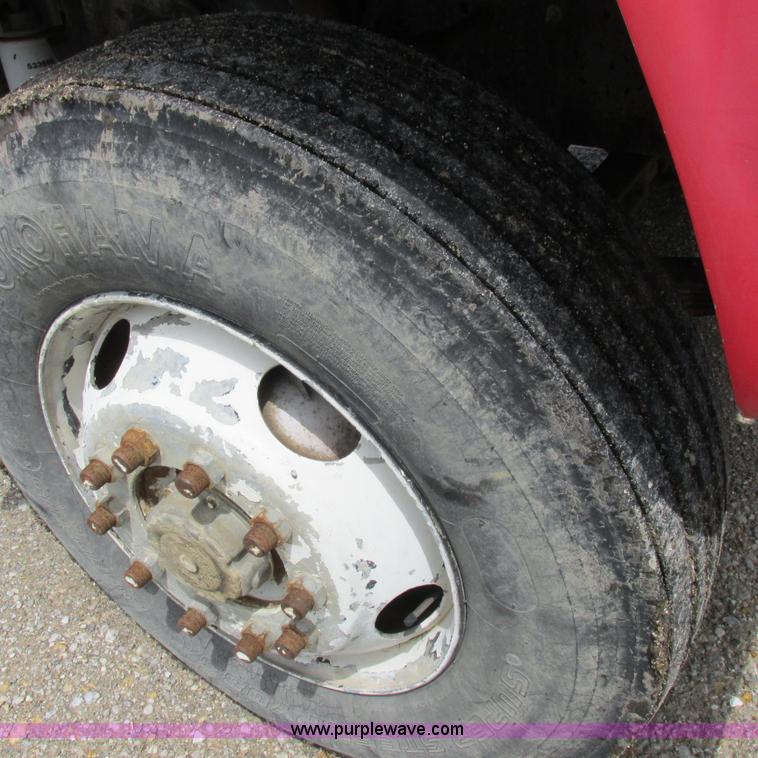 image for item H3299 1988 Ford L8000 grain truck