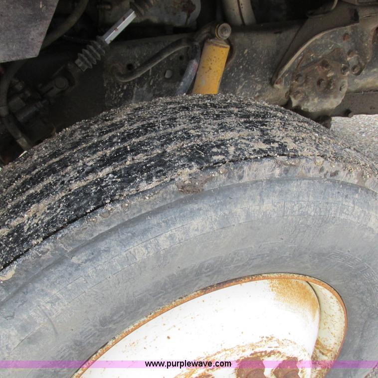 image for item H3299 1988 Ford L8000 grain truck