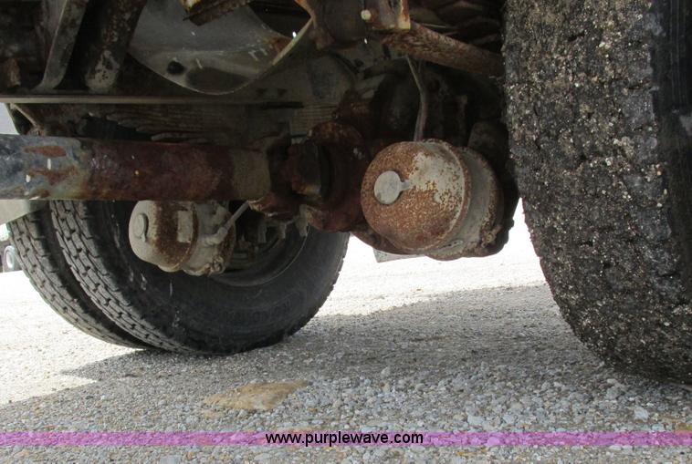 image for item H3299 1988 Ford L8000 grain truck