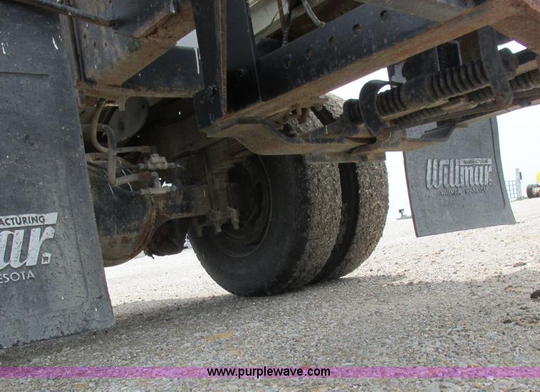 image for item H3299 1988 Ford L8000 grain truck