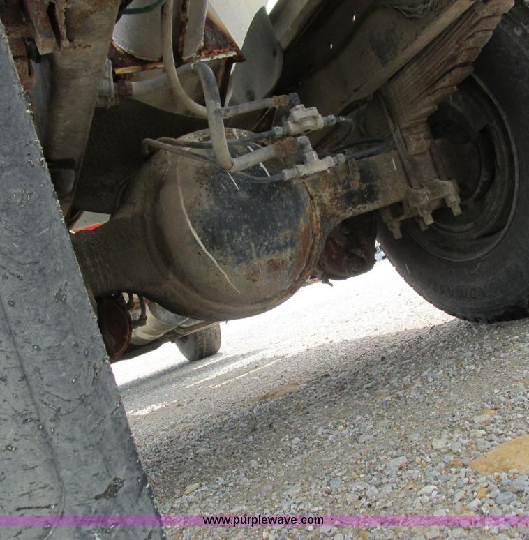 image for item H3299 1988 Ford L8000 grain truck