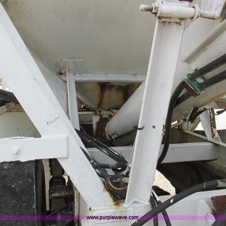 image for item H3299 1988 Ford L8000 grain truck