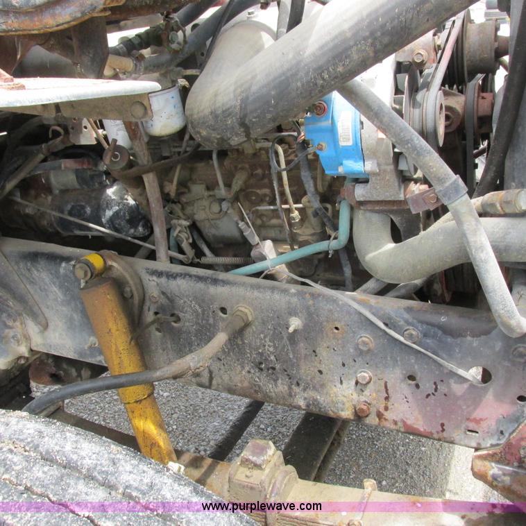 image for item H3299 1988 Ford L8000 grain truck