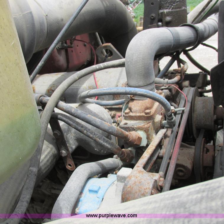 image for item H3299 1988 Ford L8000 grain truck