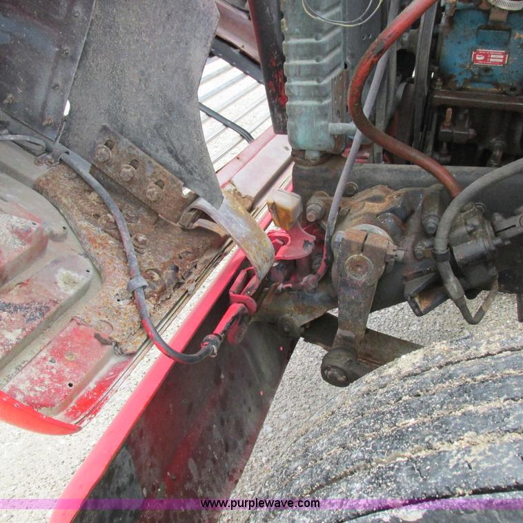 image for item H3299 1988 Ford L8000 grain truck