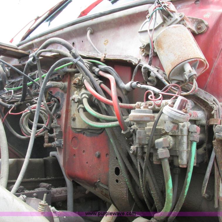 image for item H3299 1988 Ford L8000 grain truck