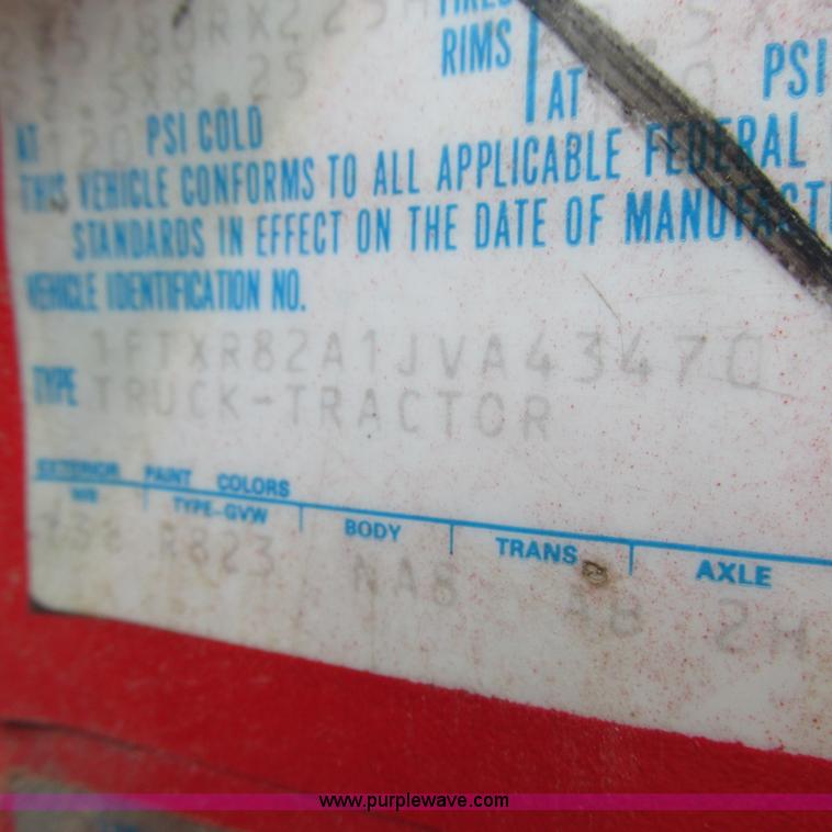 image for item H3299 1988 Ford L8000 grain truck