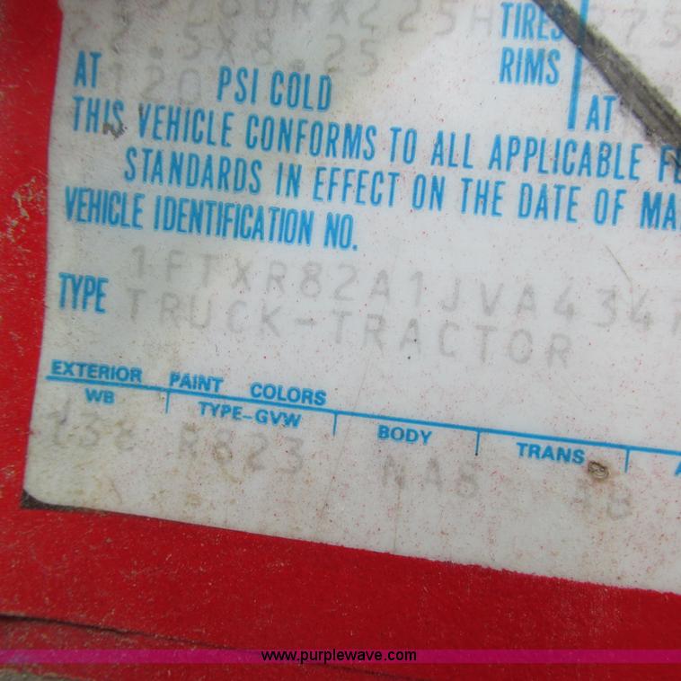 image for item H3299 1988 Ford L8000 grain truck