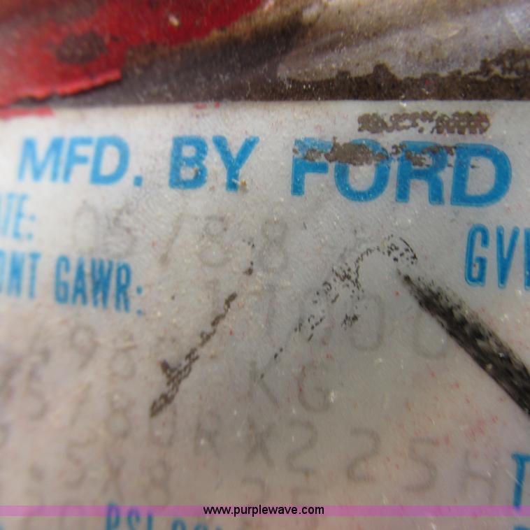 image for item H3299 1988 Ford L8000 grain truck