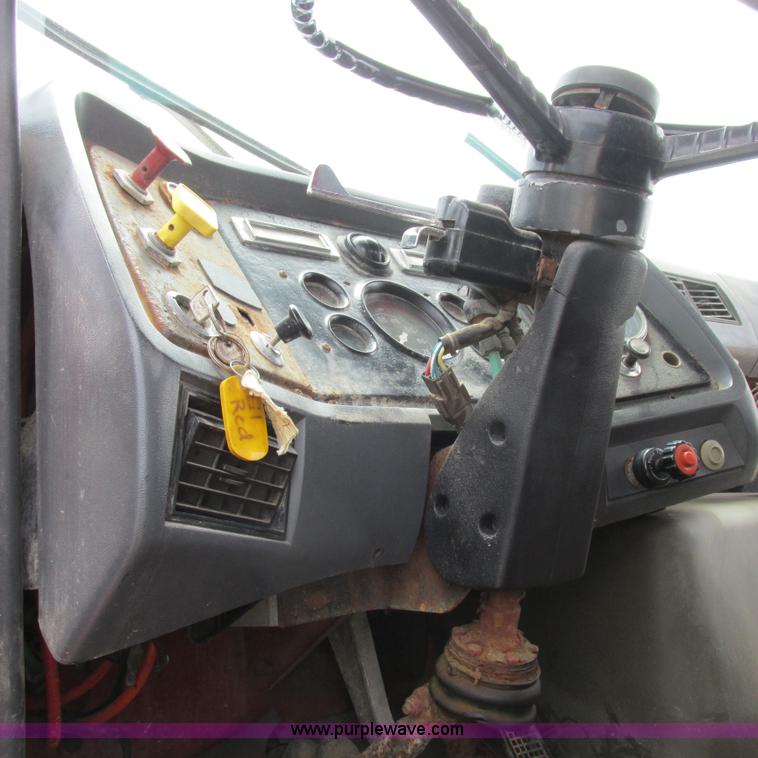 image for item H3299 1988 Ford L8000 grain truck