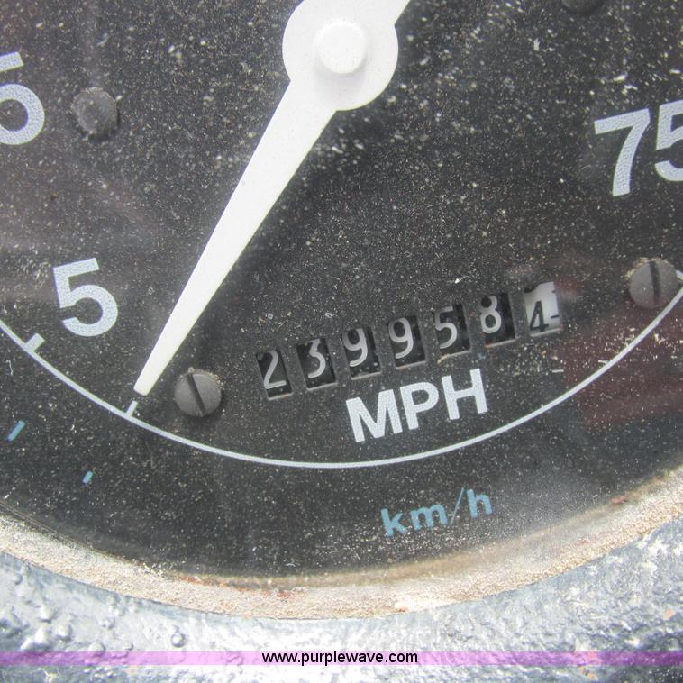 image for item H3299 1988 Ford L8000 grain truck