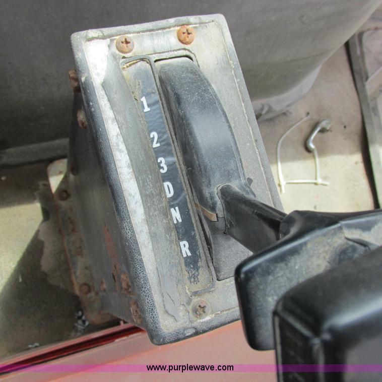 image for item H3299 1988 Ford L8000 grain truck