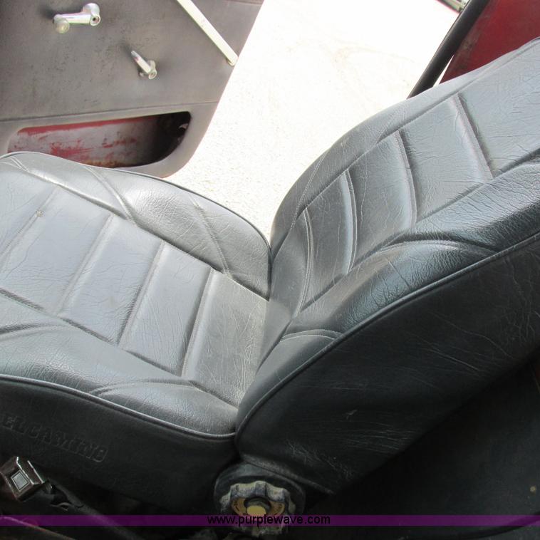 image for item H3299 1988 Ford L8000 grain truck