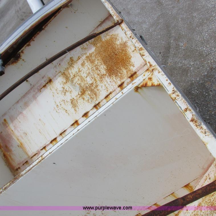 image for item H3299 1988 Ford L8000 grain truck