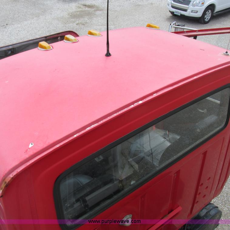 image for item H3299 1988 Ford L8000 grain truck