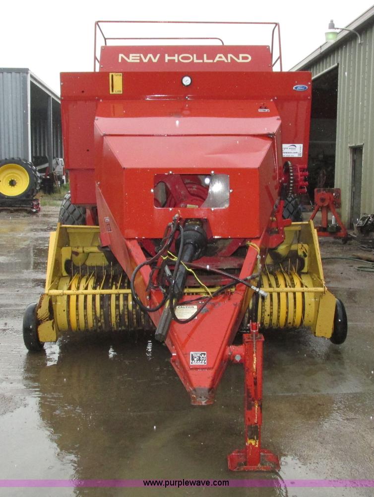 image for item H4567 New Holland 2000 large square baler