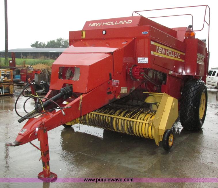 image for item H4567 New Holland 2000 large square baler